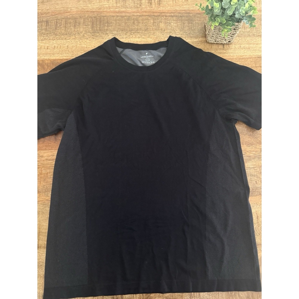 Fabletics Performance Shirt Mens XL Black Mesh Panel Activewear Workout Running